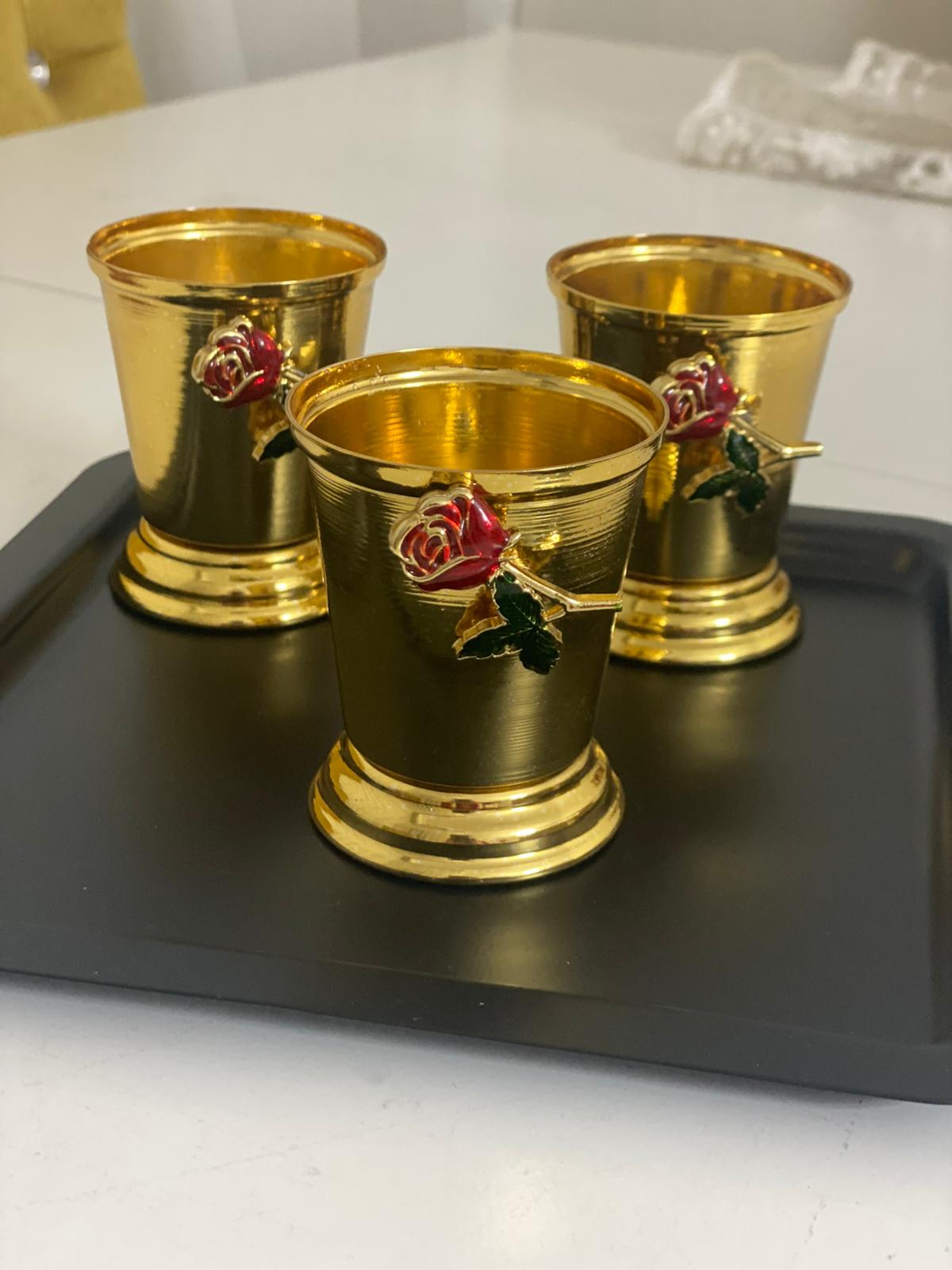 Gold gümüş  aksesuarlı  gül kovası