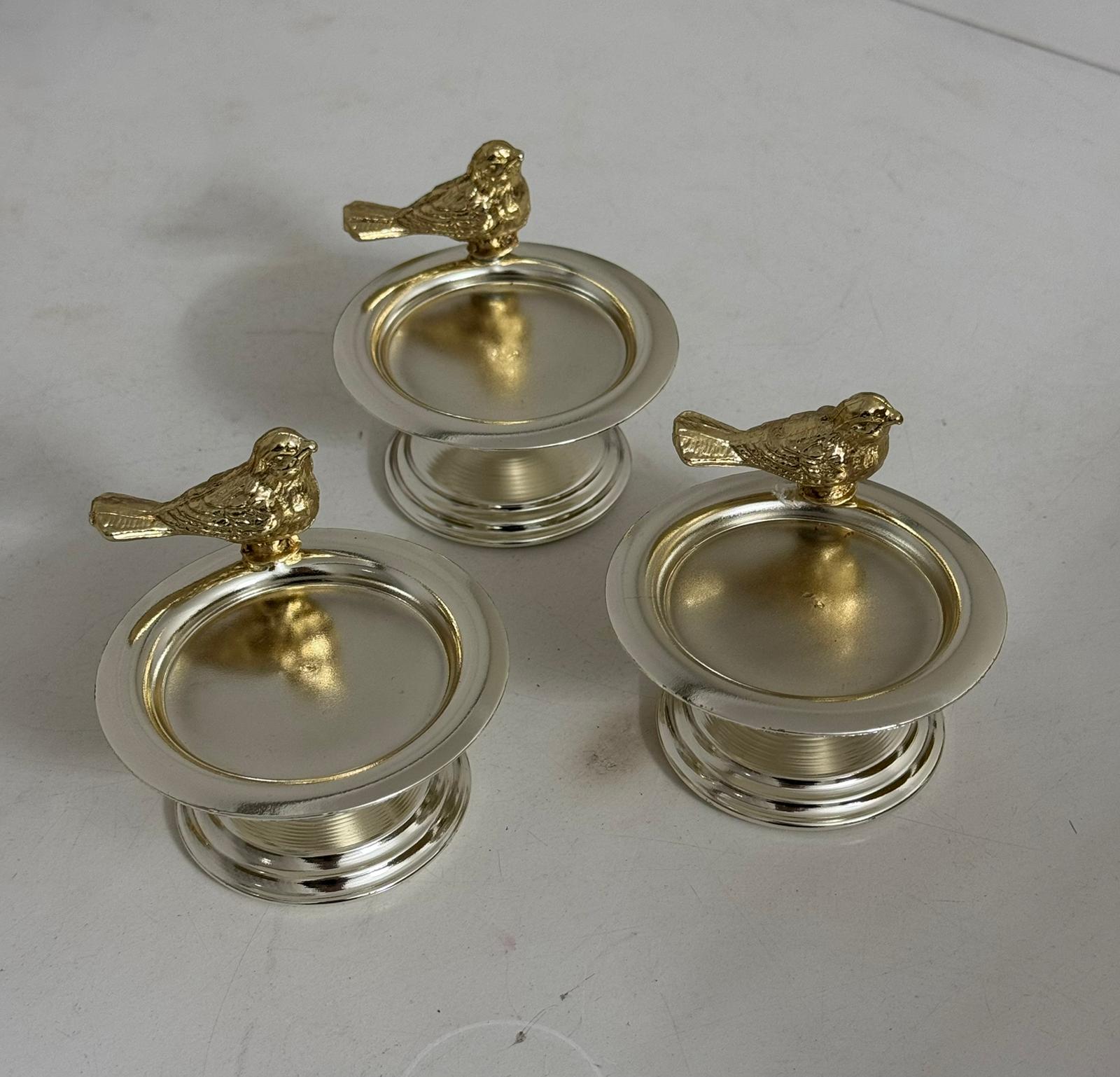 Gold ve gümüş renk metal kaplama