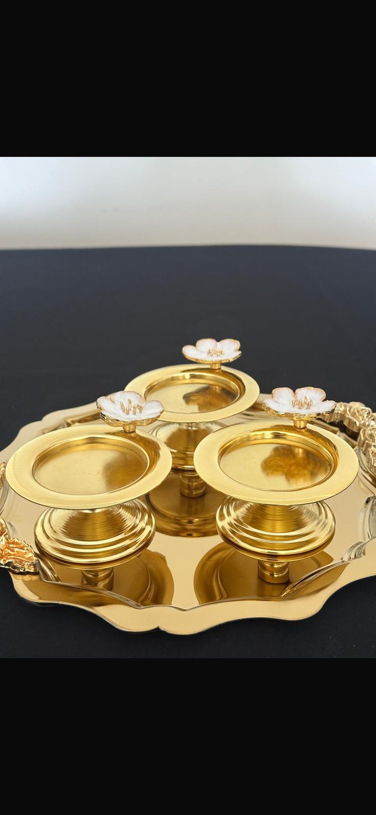 Gold ve gümüş renk metal kaplama
