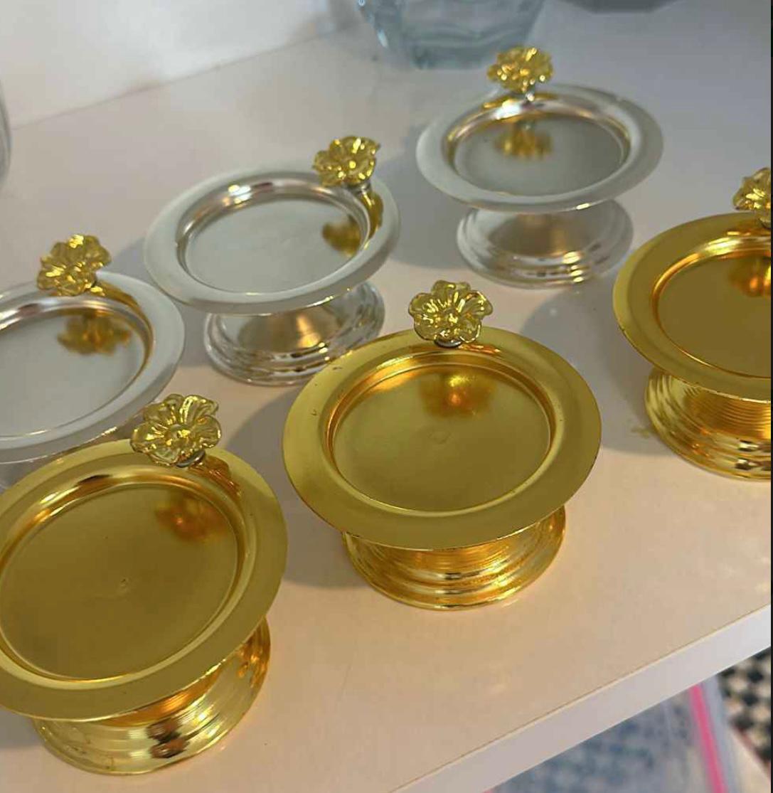 Gold ve gümüş renk metal kaplama